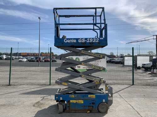 2017 Genie GS1932 Electric Scissors Lift c/w Controller