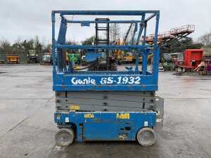 Genie GS1932 Electric Scissors Lift - 3