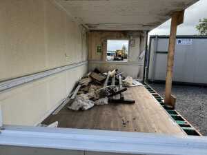 UNRESERVED 2 x Modular Unit Sections (30 x 10 & 24 x 10) - 5