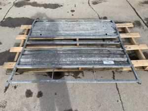 UNRESERVED Galvanised Cattle Dividing Gate