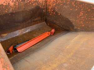 UNRESERVED DRE 1200Ltr Tipping Skip c/w Fork Pockets - 8