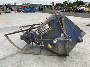 2016 DRE 3/4M Column Concrete Skip c/w Chains - 6