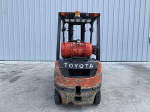 UNRESERVED 2010 Toyota 1.5T Gas Forklift - 6