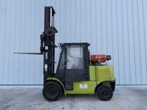 UNRESERVED 2000 Clarke CGP50 5T Gas Forklift - 2