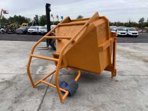 2016 DRE 2M Column Concrete Skip - 5