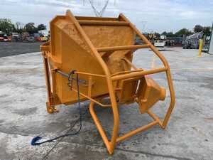 DRE 2M Column Concrete Skip - 3
