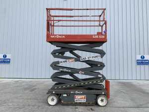 2015 Skyjack SJ3226 Electric Scissors Lift c/w Control Box