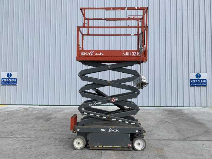 2018 Skyjack SJ3219 Electric Scissors Lift c/w Control Box