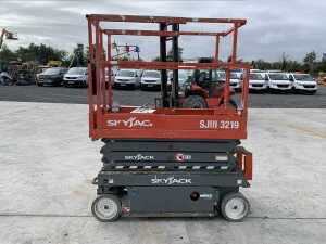 2018 Skyjack SJ3219 Electric Scissors Lift c/w Control Box - 5