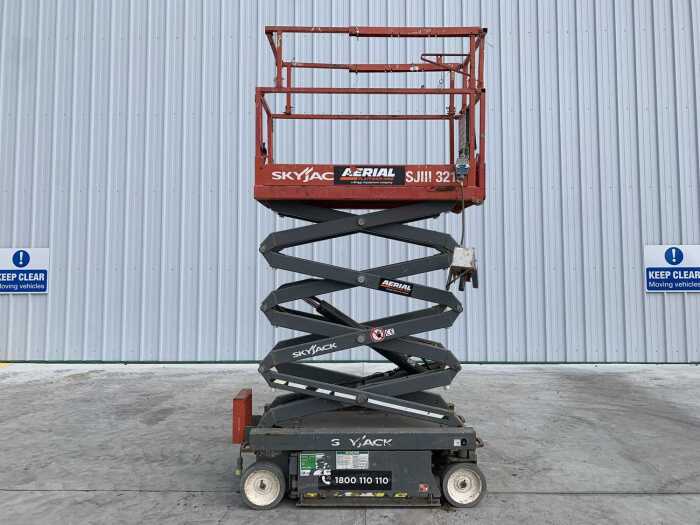 2018 Skyjack SJ3219 Electric Scissors Lift c/w Control Box