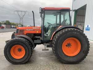 UNRESERVED 2007 Kubota ME8200 4WD Tractor c/w Grass Tyres - 2