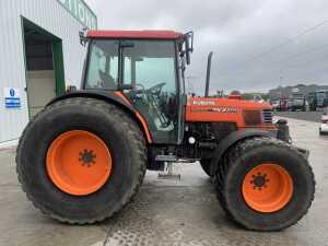 UNRESERVED 2007 Kubota ME8200 4WD Tractor c/w Grass Tyres - 6