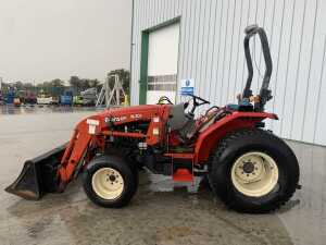 UNRESERVED 2008 Branson 4720H Compact Tractor c/w Branson BL2A Loader & Bucket - 2