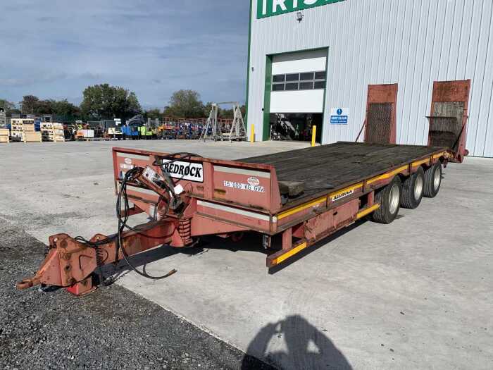 UNRESERVED 2012 Redrock Tri Axle Low Loader c/w Ramps & Winch