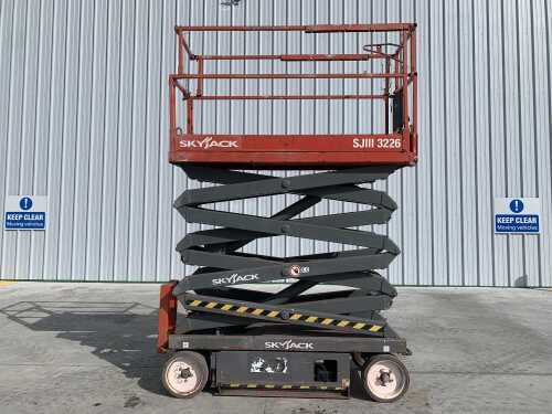2015 Skyjack SJ3226 Electric Scissors Lift c/w Control Box