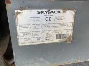 2015 Skyjack SJ3226 Electric Scissors Lift c/w Control Box - 12