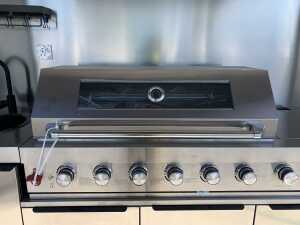 UNRESERVED NEW/UNUSED 3M x 1.1M x 2.3M Outdoor BBQ Unit - 3
