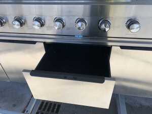 UNRESERVED NEW/UNUSED 3M x 1.1M x 2.3M Outdoor BBQ Unit - 5