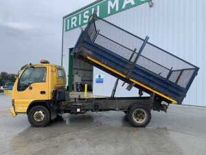 UNRESERVED 2006 Isuzu NPR Caged Tipper - 2