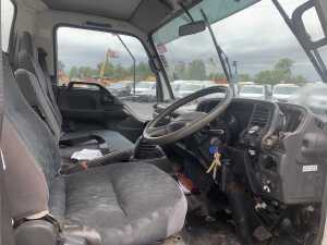 UNRESERVED 2006 Isuzu NPR Caged Tipper - 8