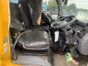 UNRESERVED 2007 Mitsubishi Fuso Canter 6C15 Refuse Truck - 9