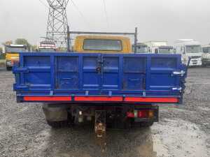 UNRESERVED 2006 Isuzu NPR70 Crew Cab - 4