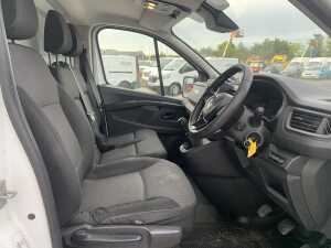 UNRESERVED 2022 Renault Trafic LL30 Blue DCI Business 130 - 9