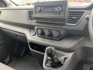 UNRESERVED 2022 Renault Trafic LL30 Blue DCI Business 130 - 12