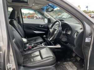 UNRESERVED 2016 Nissan Navara 2.3 Tekna DCI NP300 Crew Cab - 9