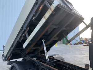 2015 Mitsubishi Canter 3C130 3.5T Crew Cab Tipper - 9