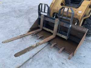 Caterpillar 262D 4WD Skidsteer c/w Bucket & Forks - 9