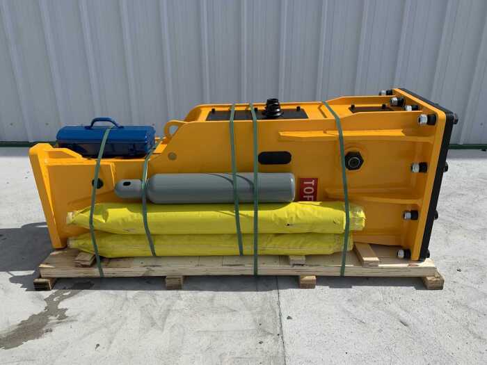 UNRESERVED TOFT 1400 Hydraulic Breaker To Suit 20T-30T Excavator c/w 2 x Chisels