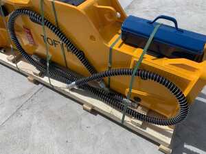UNRESERVED TOFT 1400 Hydraulic Breaker To Suit 20T-30T Excavator c/w 2 x Chisels - 10