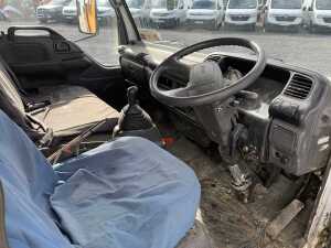 2004 Isuzu NPR Crew Cab Tipper - 11