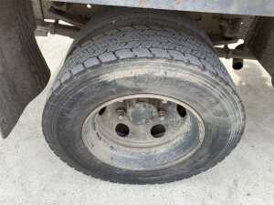 2004 Isuzu NPR Crew Cab Tipper - 17