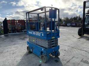 2005 Genie GS-1932 Electric Scissors Lift - 8