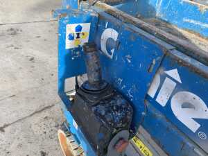 2005 Genie GS-1932 Electric Scissors Lift - 9