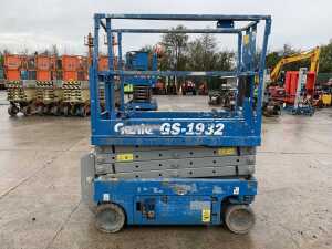 2006 Genie GS1932 Electric Scissors Lift - 4