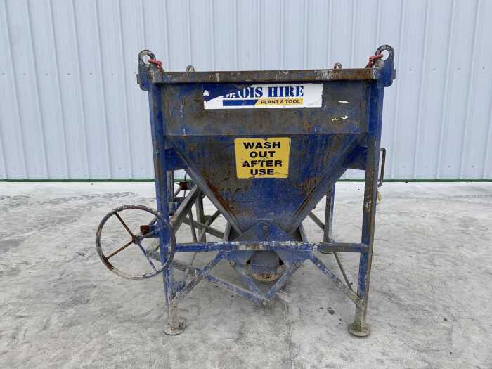 2015 DRE 3/4M Concrete Cone Skip c/w Chains