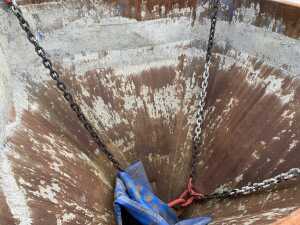 2015 DRE 3/4M Concrete Cone Skip c/w Chains - 5
