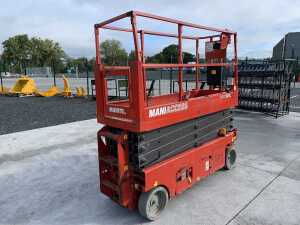 2015 Manitou 100SEC Electric Scissors Lift c/w Control Box - 4