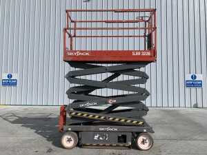 2015 Skyjack SJ3226 Electric Scissors Lift c/w Control Box