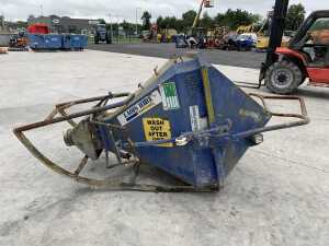 2016 DRE 3/4M Column Concrete Skip c/w Chains - 6