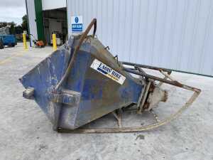 2016 DRE 3/4M Column Concrete Skip c/w Chains - 2