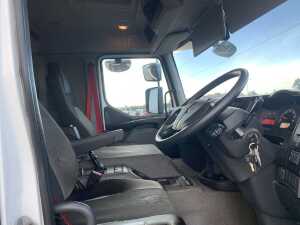 2016 Renault D 18 Wide 4X2 Box Body c/w Tail Lift - 8