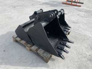3 x Mini Excavator Buckets - 8