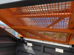 NEW/UNUSED Portable Vibratory Soil Screener - 9