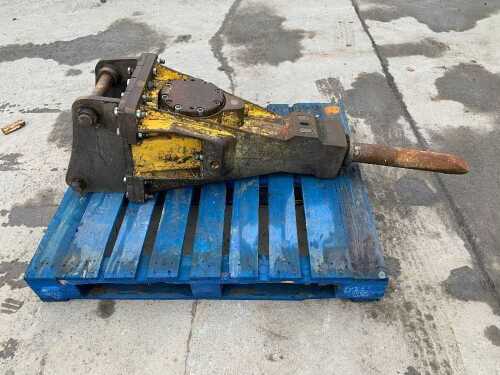 UNRESERVED Atlas Copco SB300STD To Suit 7-10T