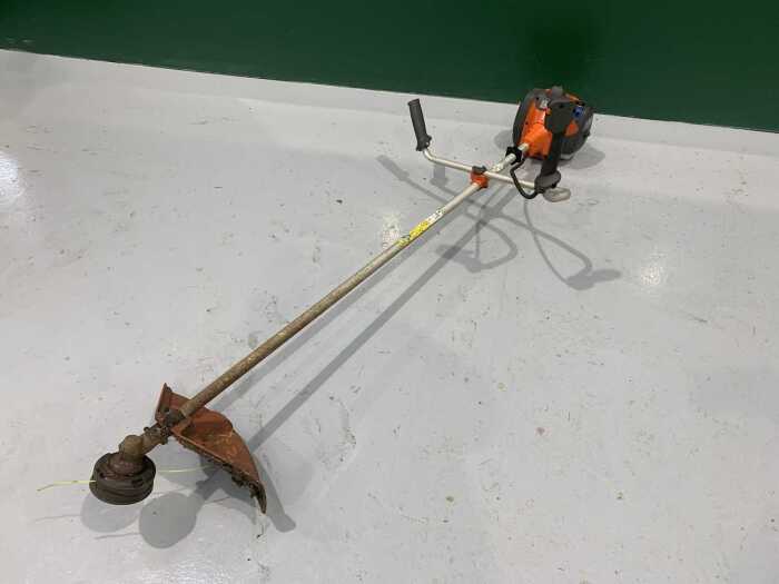 Husqvarna 129R Petrol Grass Strimmers