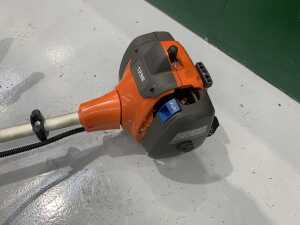 Husqvarna 129R Petrol Grass Strimmers - 4
